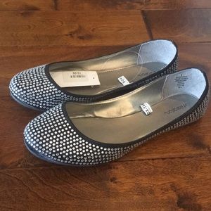 Xhilaration rhinestone flats- never been worn!